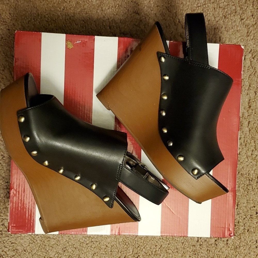 Wedge sandals